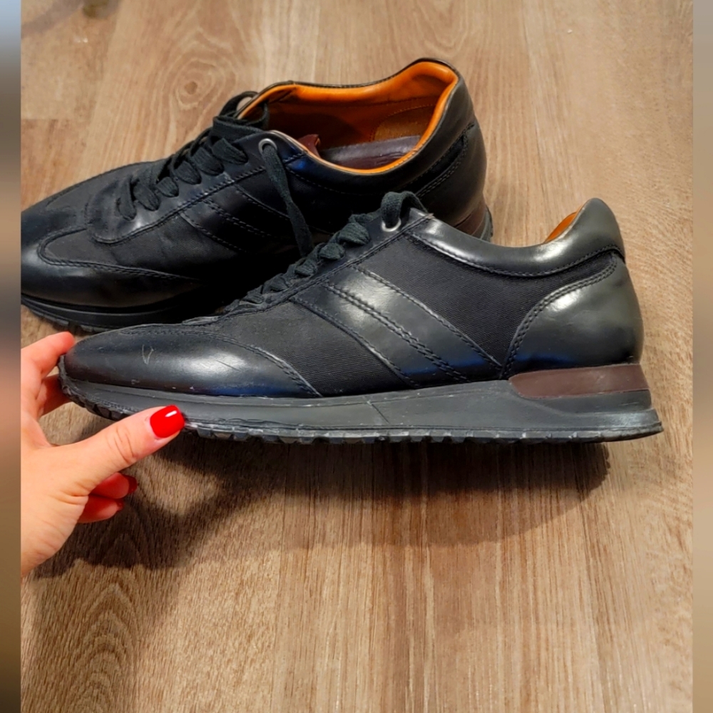 Bruno Magli Made in Italy Elegant Elevated Trainer Mens size 9.5M  Leather Upper